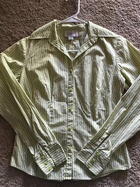 Ann Taylor loft womens button down size 0